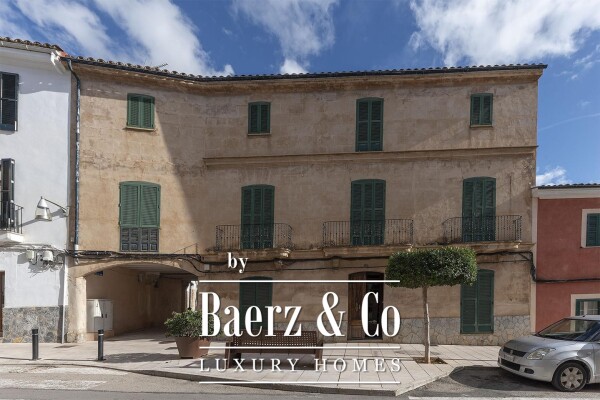 photo 22 Impressive historic house with large plot in Andratx