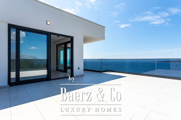 photo 10 Brela, an imposing villa with a panoramic view