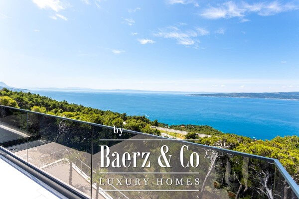 photo 14 Brela, an imposing villa with a panoramic view