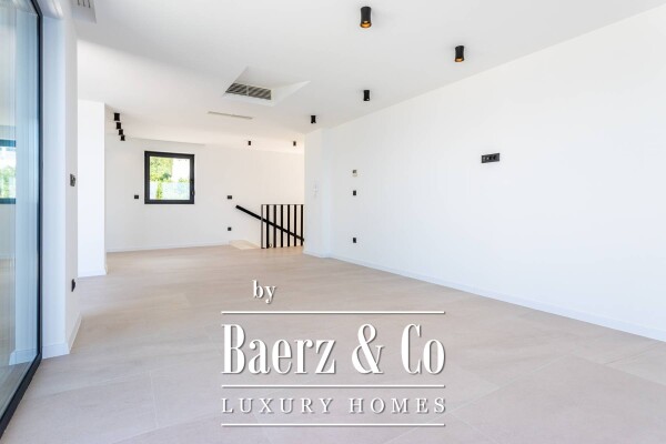 photo 40 Brela, an imposing villa with a panoramic view