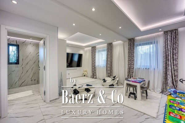 photo 22 Rovinj, an impressive family villa with a pool located in a quiet location