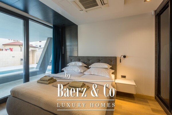 photo 11 Medulin, immaculate luxury villa NKP 400 m2 with pool, 300 m from the beach