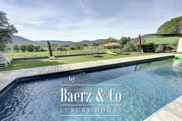 photo 2 Contemporary villa with views of the vineyards and pool