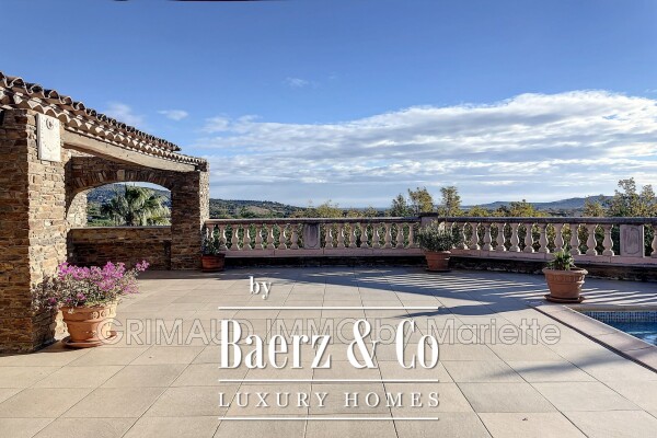 photo 7 Grimaud, France