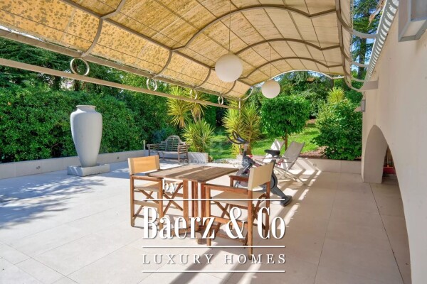 photo 17 Beautiful property with sea views