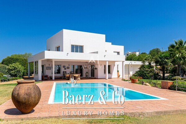 photo 1 MODERN VILLA WITH MAGNIFICENT SEA VIEW IN A QUIET AREA