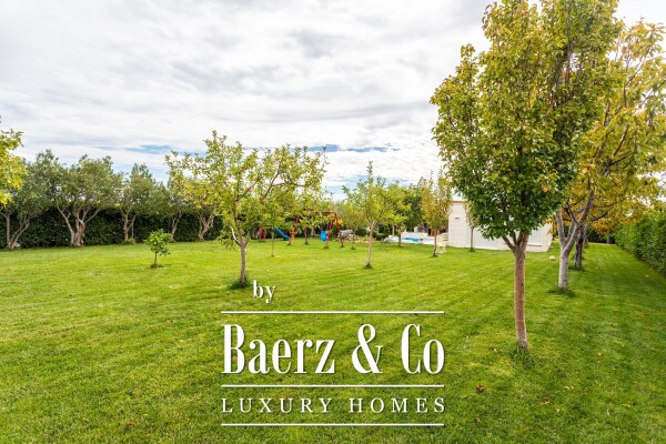 photo 37 Seget Donji, exceptional property with two buildings, swimming pool, jucuzzi and garden