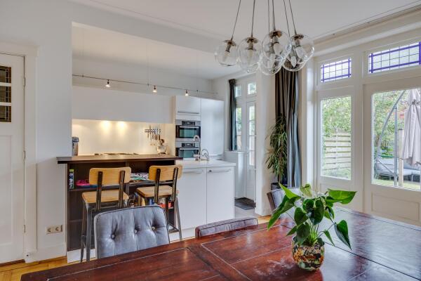 photo 11 Dr. P.J.H. Cuypersplein 45