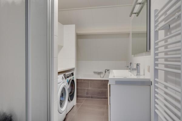 photo 32 Dr. P.J.H. Cuypersplein 45