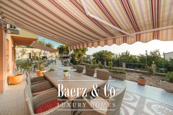 photo 1 Makarska, Veliko Brdo, beautiful apartment house with swimming pool