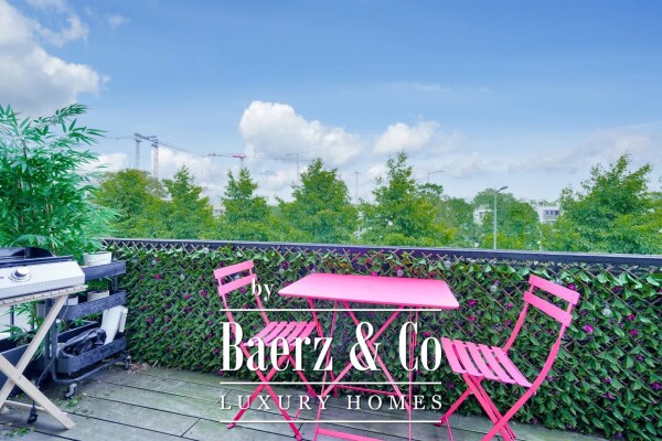 photo 4 Top Floor Duplex with Stunning Views of Île Seguin