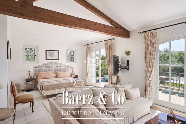 photo 10 Parks of St Tropez - Beautiful bastide – Large volumes