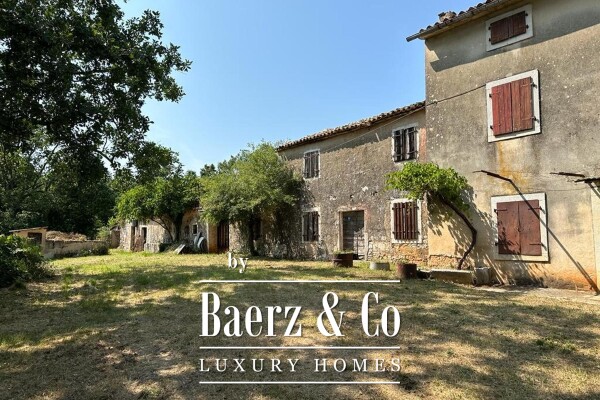 photo 1 Istria, Vižinada, an authentic Istrian estate with stone houses