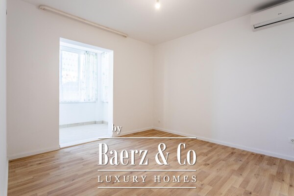 photo 13 Podstrana, house with four apartments, 340m2