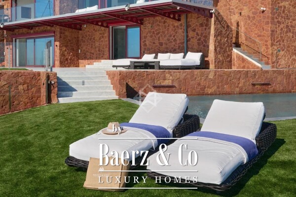 photo 15 Contemporary waterfront villa