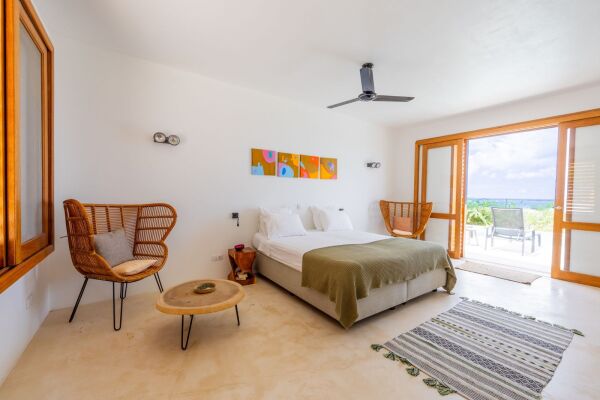 photo 12 Crown West 206