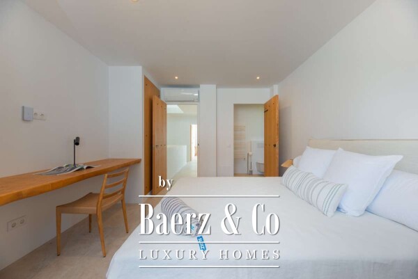 photo 27 Beautiful luxury home in Cap Martinet, Cap Martinet