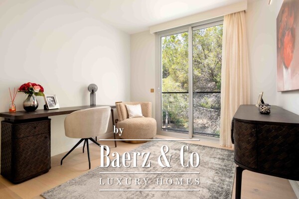 photo 28 Spacious apartment with sea views, parking and pool