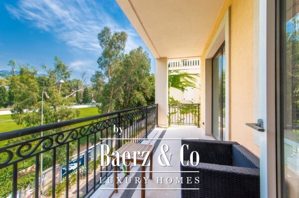 photo 4 Spacious Apartment with a Sea View in Tivat