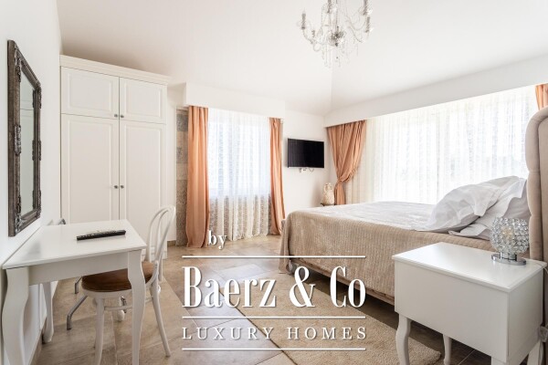 photo 5 Mimice, jedinstvena vila s bazenom i idiličnom okućnicom