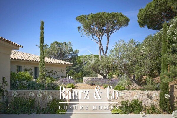 photo 15 Modern villa with sea view, walking distance from Pampelonne beach