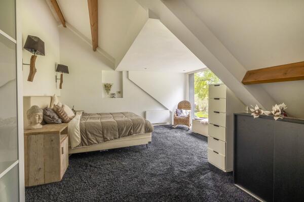 photo 32 Hoevensestraat 10