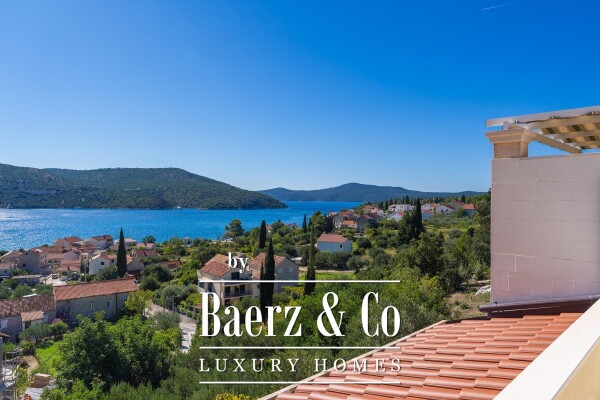 photo 9 Slano – Elevated House with Garage and Scenic Views