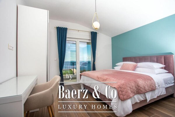 photo 15 Dugi Rat, Jesenice, modern villa with panoramic sea views, NFA 275 m²