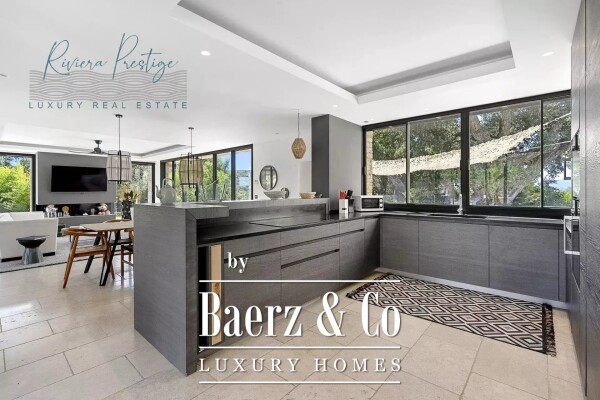 photo 5 Saint-Tropez - Contemporary Villa – Near Chapelle Sainte-Anne