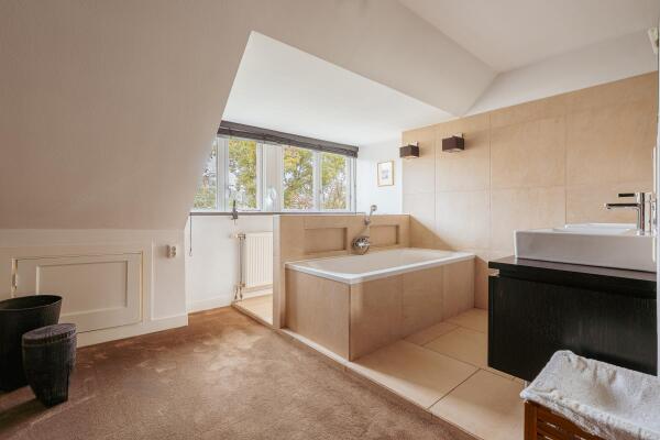 photo 29 Diepenbrockstraat 22