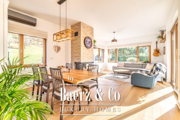 photo 3 Zagreb, Mlinovi modern three-story apartment NKP 213 m2