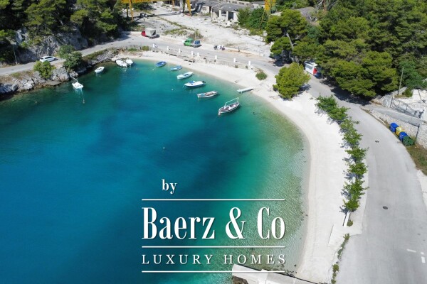 photo 16 Brač, Selca – seafront house with apartments and business premises